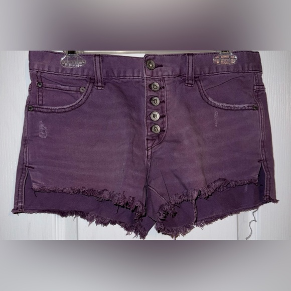 Free People EUC Purple Runaway Cut Off Boyfriend Denim Shorts - Picture 1 of 10